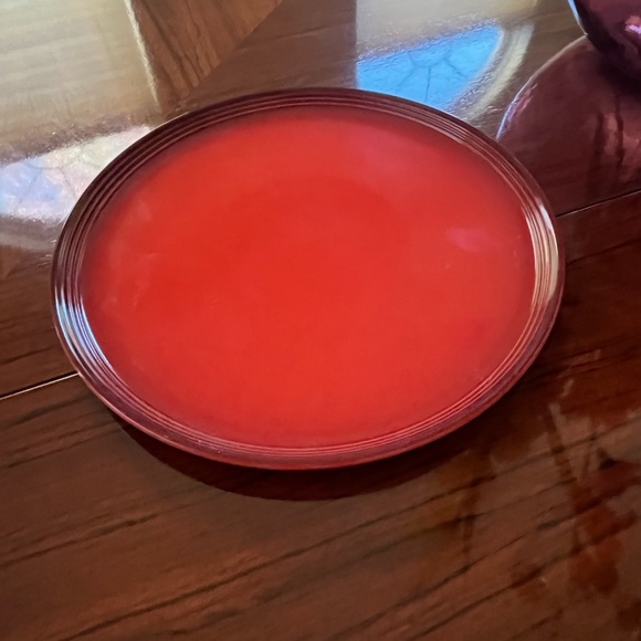 LE CREUSET DINNER PLATE 10.5 inches (2) Firm price - Picture 1 of 3